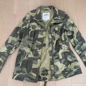 Hollister Camo Utility Jacket Size Medium